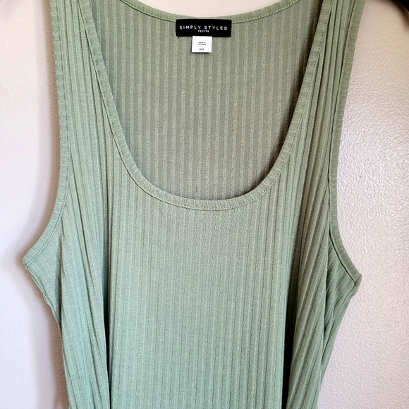 Simply Styled Ribbed Sleeveless Maxi Dress - Picture 4 of 10